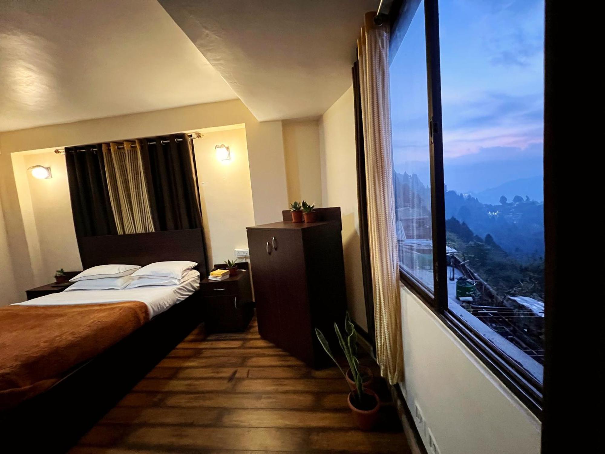 Darjeeling Heights - A Boutique Mountain View Homestay Bilik gambar